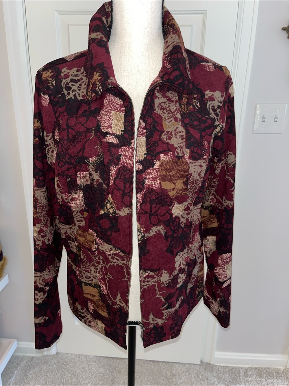 Christopher & Banks Women's Burgundy Patterned Zip Jacket- M